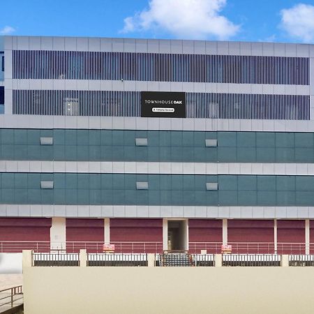 Townhouse Oak Sarusajai Stadium Dispur Kültér fotó